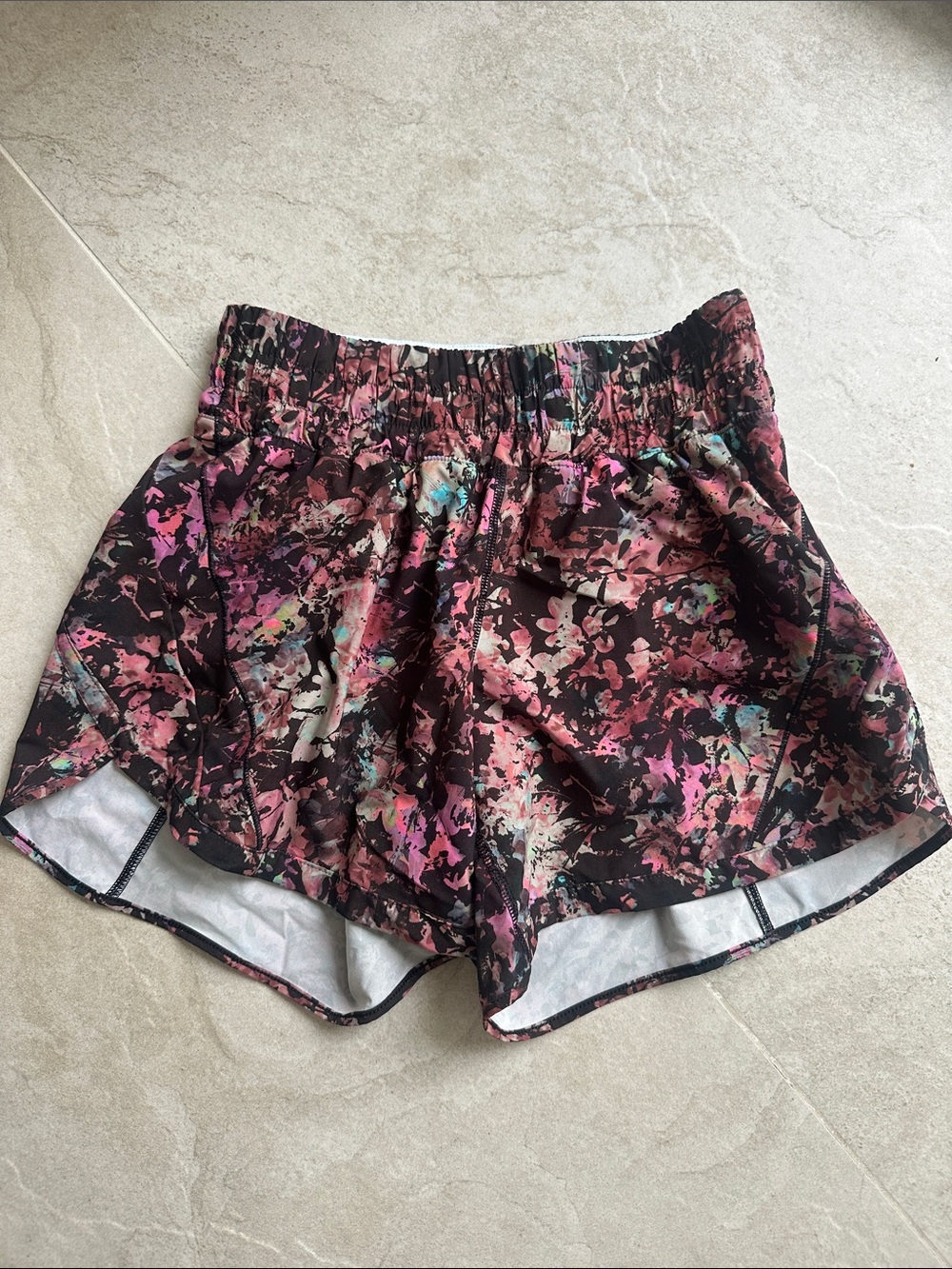 Lululemon Track That Mid-Rise Lined Short 5" Size 6